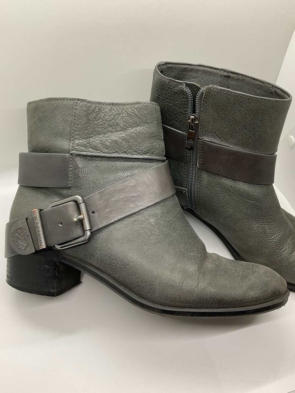 VINCE CAMUTO Gray Leather Moto 'ROMEO' Buckled Ankle Boots Womens Size 8M